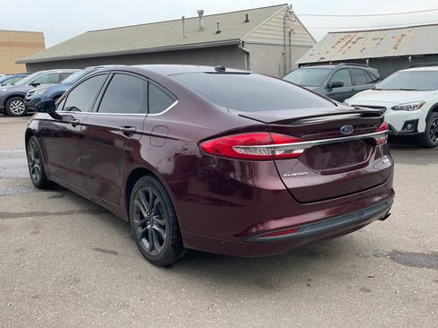 Used 2018 Ford Fusion SE w/ Equipment Group 201A image 4