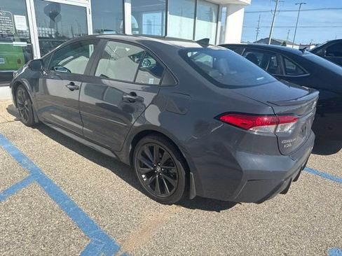 Used 2025 Toyota Corolla SE w/ SE Premium Package FWD image 6