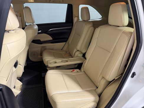 Used 2015 Toyota Highlander Limited w/ Driver Technology Package image 12