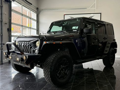 Used 2018 Jeep Wrangler Unlimited Sport image 3