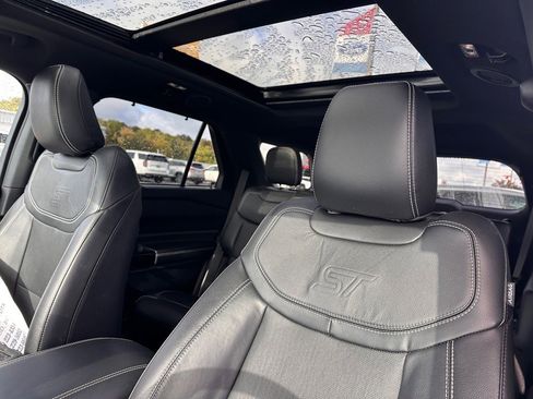 Certified 2023 Ford Explorer ST w/ Equipment Group 401A image 18