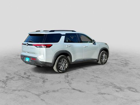 Used 2024 Nissan Pathfinder SV AWD/4WD image 8
