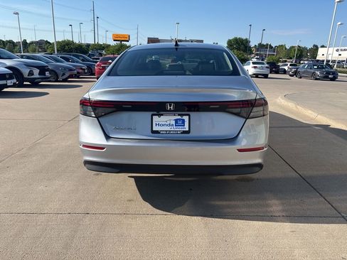 Used 2025 Honda Accord SE image 6