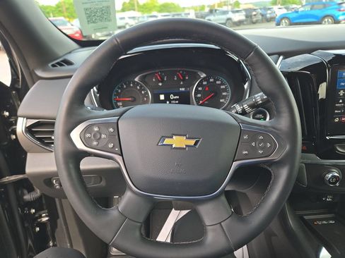 Used 2023 Chevrolet Traverse LT w/ LT Premium Package AWD/4WD image 12