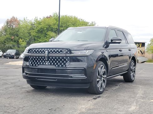 New 2026 Lincoln Navigator Black Label AWD/4WD image 2