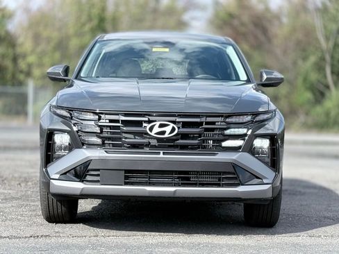 New 2026 Hyundai Tucson Blue SE image 2