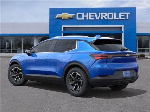 New 2026 Chevrolet Equinox EV LT image 3