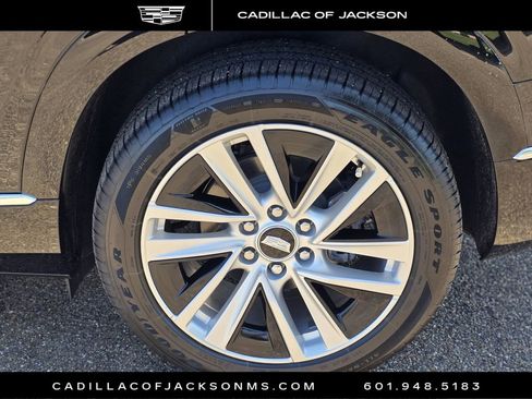 New 2026 Cadillac Vistiq Luxury w/ LPO, Floor Liner Package AWD/4WD image 23