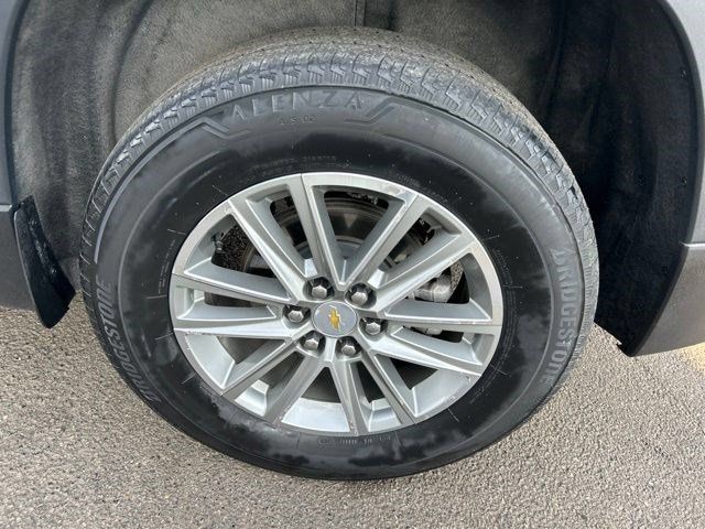 Used 2023 Chevrolet Traverse LT FWD image 56