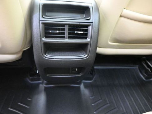 Used 2019 Cadillac XT5 Luxury FWD image 16