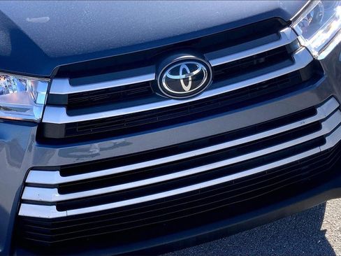 Used 2019 Toyota Highlander LE image 24