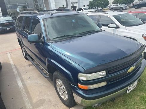 Used 2005 Chevrolet Suburban Z71 w/ Preferred Equipment Group AWD/4WD image 2