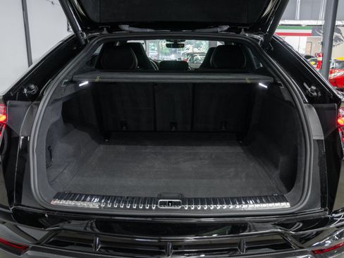 Used 2023 Lamborghini Urus Performante AWD/4WD image 18