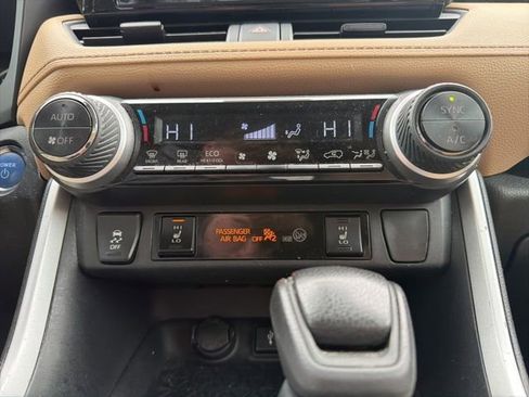 Used 2021 Toyota RAV4 XLE w/ XLE Grade Weather Package image 29