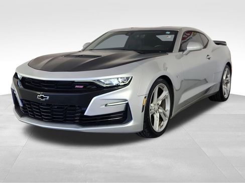 Used 2019 Chevrolet Camaro SS RWD image 3