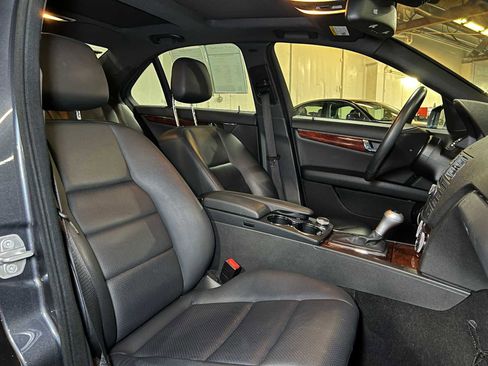 Used 2011 Mercedes-Benz C 300 4MATIC Sedan image 12