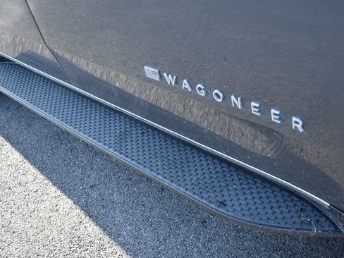 Used 2022 Jeep Wagoneer Series III image 12