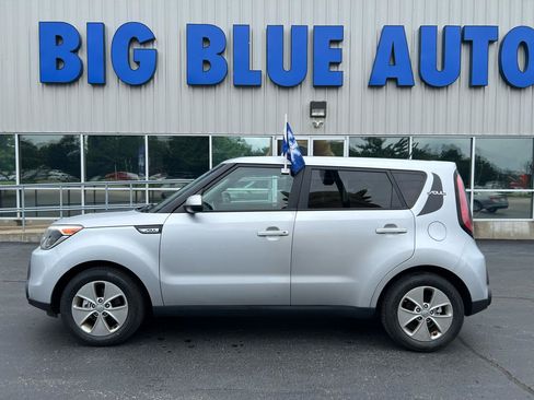 Used 2015 Kia Soul FWD image 2