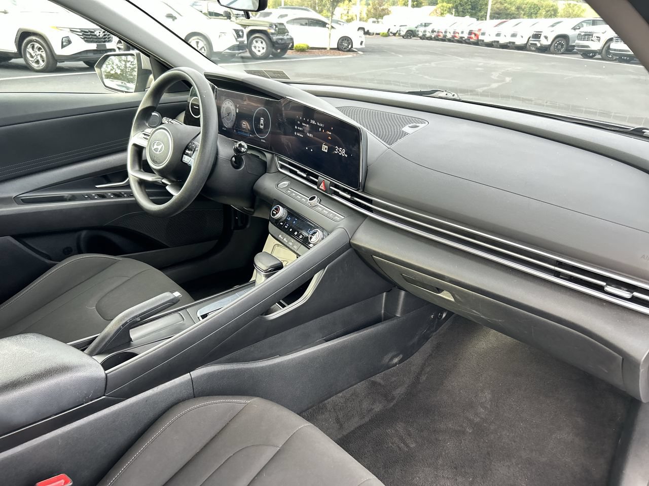 Used 2024 Hyundai Elantra SEL FWD image 14