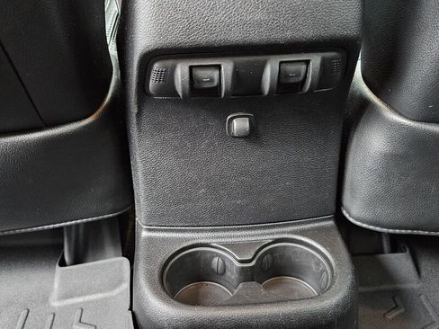 Used 2014 Jeep Wrangler Unlimited Rubicon w/ Connectivity Group image 8