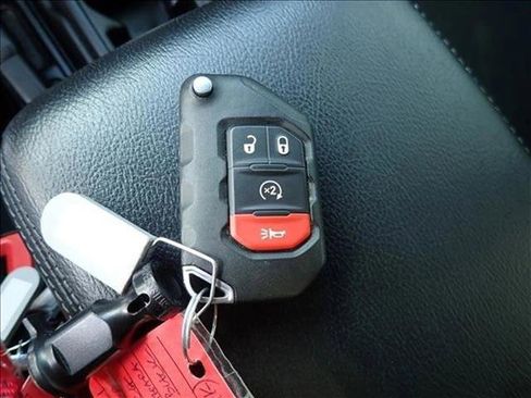 Used 2021 Jeep Wrangler Unlimited Sahara AWD/4WD image 24