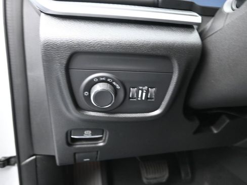 New 2025 Jeep Grand Cherokee L Laredo image 16