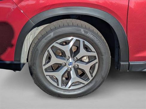 Used 2024 Subaru Forester Premium AWD/4WD image 17