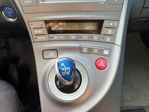 Used 2015 Toyota Prius Two FWD image 20