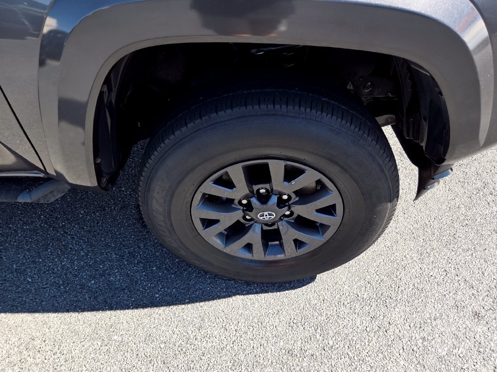 Used 2021 Toyota Tacoma SR5 RWD image 16