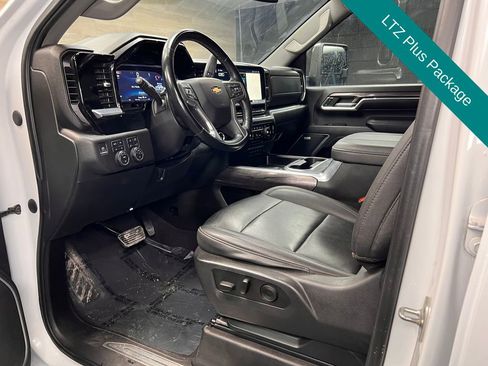 Used 2024 Chevrolet Silverado 2500 LTZ w/ LTZ Plus Package image 3
