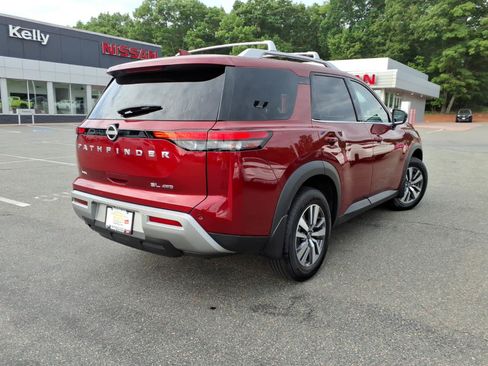 Certified 2024 Nissan Pathfinder SL AWD/4WD image 5