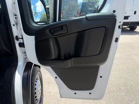 Used 2025 RAM ProMaster 2500 w/ Convenience Group FWD image 14