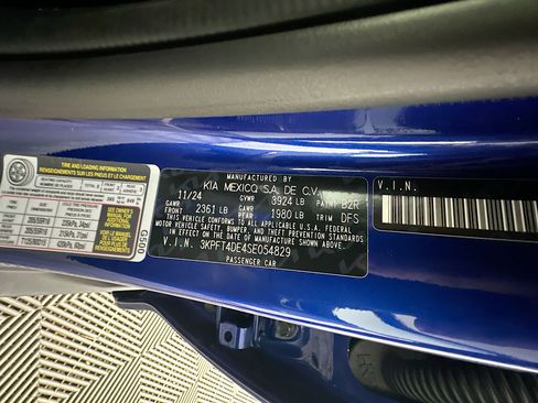 Used 2025 Kia K4 LXS image 12