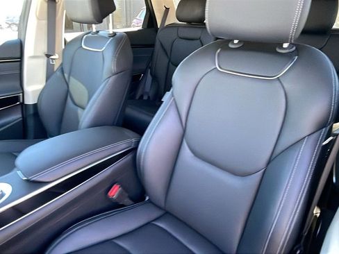 Used 2025 Genesis GV70 2.5T image 15