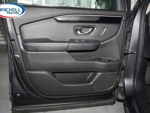 Certified 2023 Honda Pilot Touring image 13