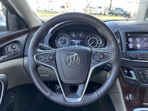 Used 2014 Buick Regal image 16