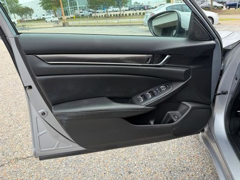 Used 2020 Honda Accord Sport image 32