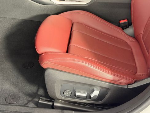 Used 2023 BMW 330i Sedan w/ M Sport Package RWD image 13