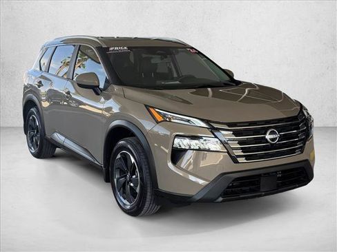 Used 2024 Nissan Rogue SV w/ SV Premium Package FWD image 5
