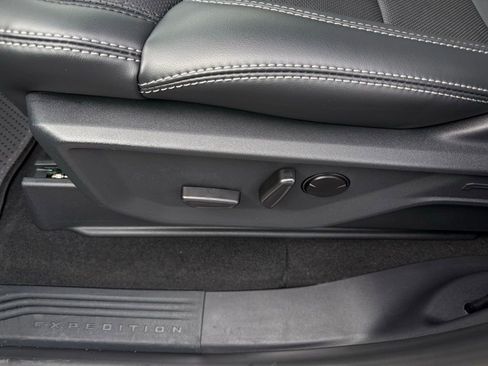 New 2025 Ford Expedition Max Platinum w/ Stealth Performance Package image 11