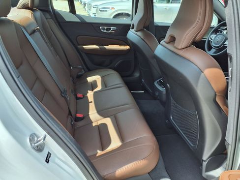 Certified 2023 Volvo S60 B5 Ultimate w/ Protection Package Premier FWD image 15