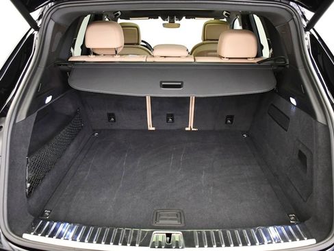 Used 2022 Porsche Cayenne Platinum Edition image 56