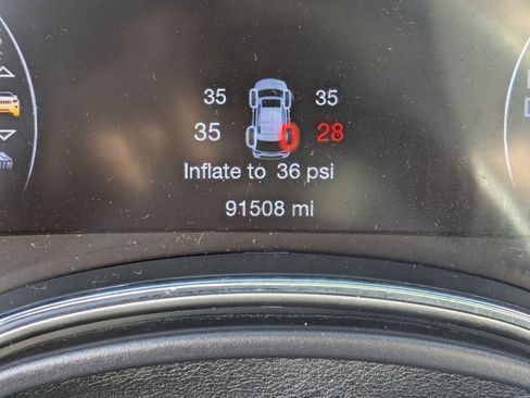 Used 2018 Jeep Grand Cherokee Limited image 16