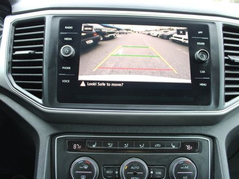 Used 2019 Volkswagen Atlas SE w/ Towing Package image 16