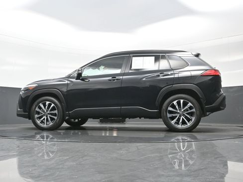 Used 2022 Toyota Corolla Cross XLE w/ Convenience Package image 30