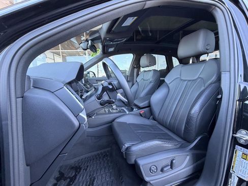 Used 2020 Audi Q5 2.0T Titanium Premium Plus w/ Premium Plus Package image 13