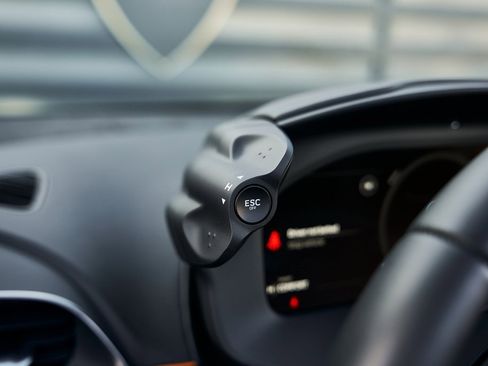 Used 2025 McLaren Artura Spider image 53