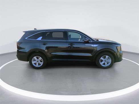 New 2026 Kia Sorento LX image 9