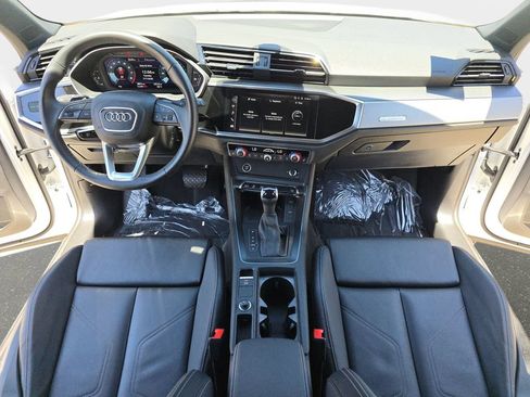 Certified 2025 Audi Q3 2.0T Premium w/ Convenience Package AWD/4WD image 9