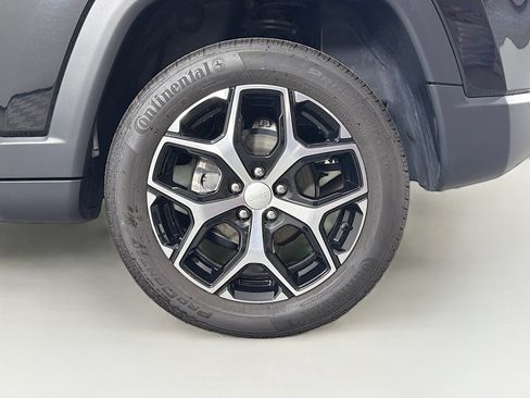 Used 2024 Jeep Compass Limited image 31